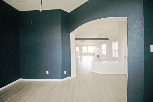 Building Photo - 20115 Towering Cypress Dr