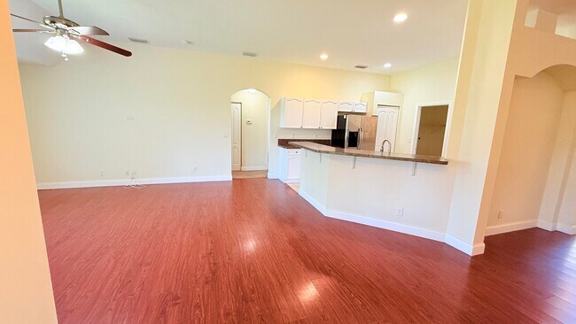 Building Photo - 4844 NW North Macedo Blvd