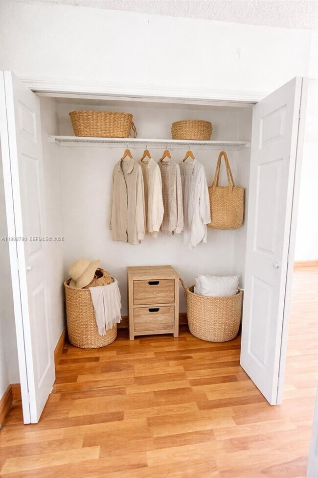 Building Photo - 1283 W 51st Pl