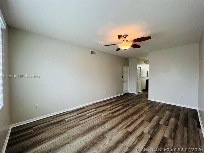 Building Photo - 6944 SW 39th St
