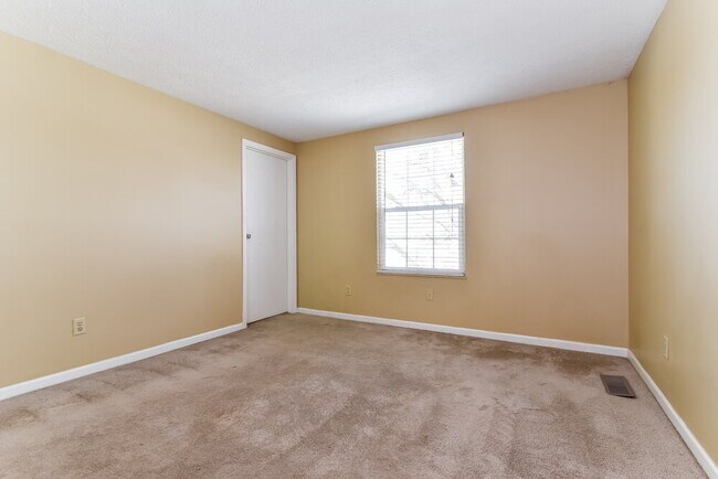 Building Photo - 7551 Rogers Dr