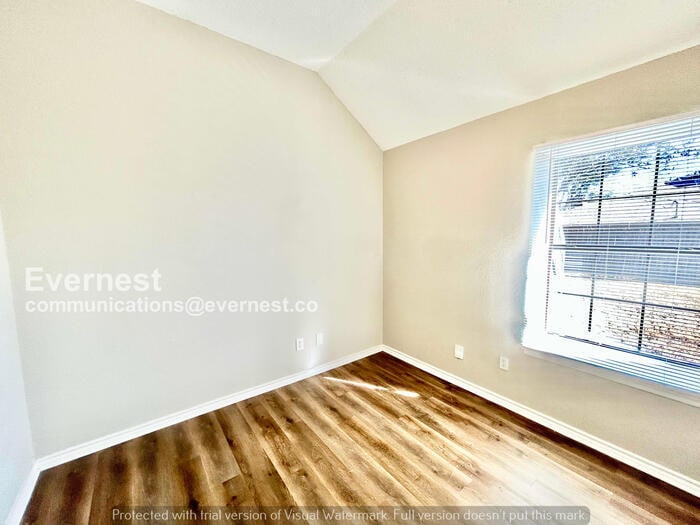 Building Photo - 1029 Matthew St