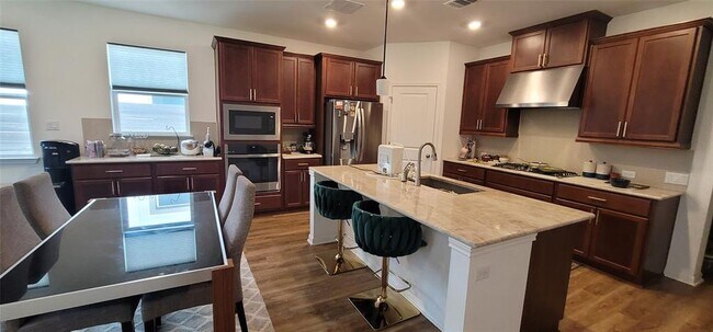Building Photo - 716 Leeward Pass