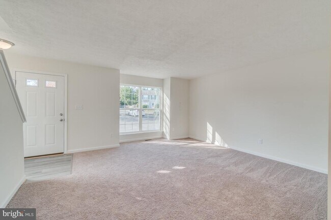 Building Photo - 2926 Sorrell Ct