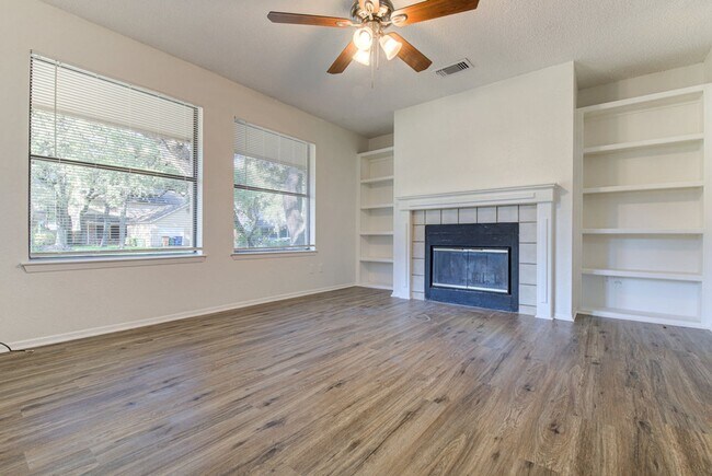 Building Photo - 2900 Jadewood Ct