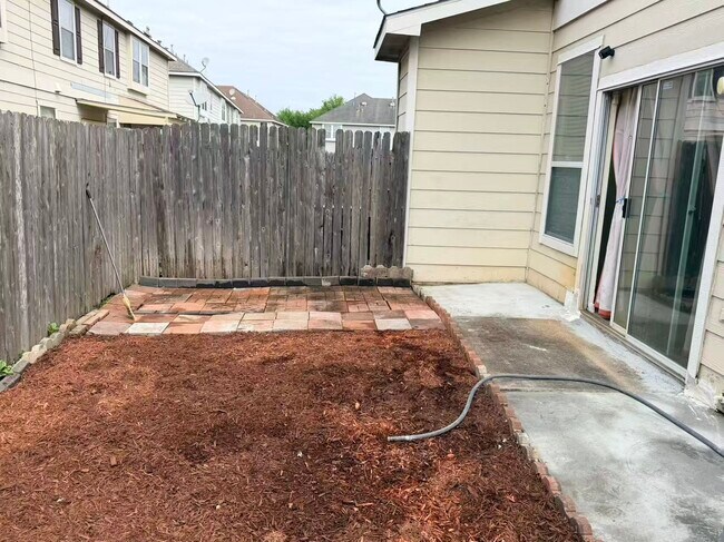 Building Photo - 8006 Singing Sonnet Ln