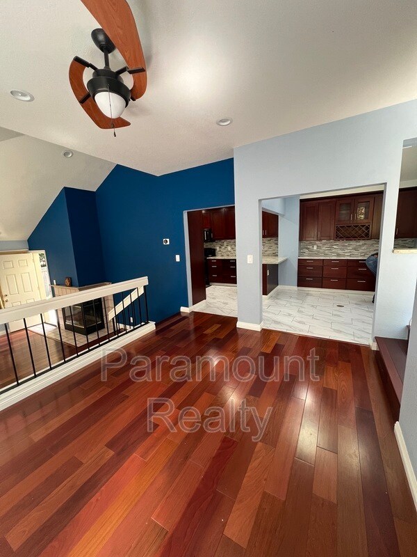 Building Photo - 600 Praderia Cir