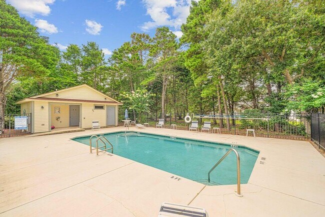 Building Photo - 42 Vía Largo