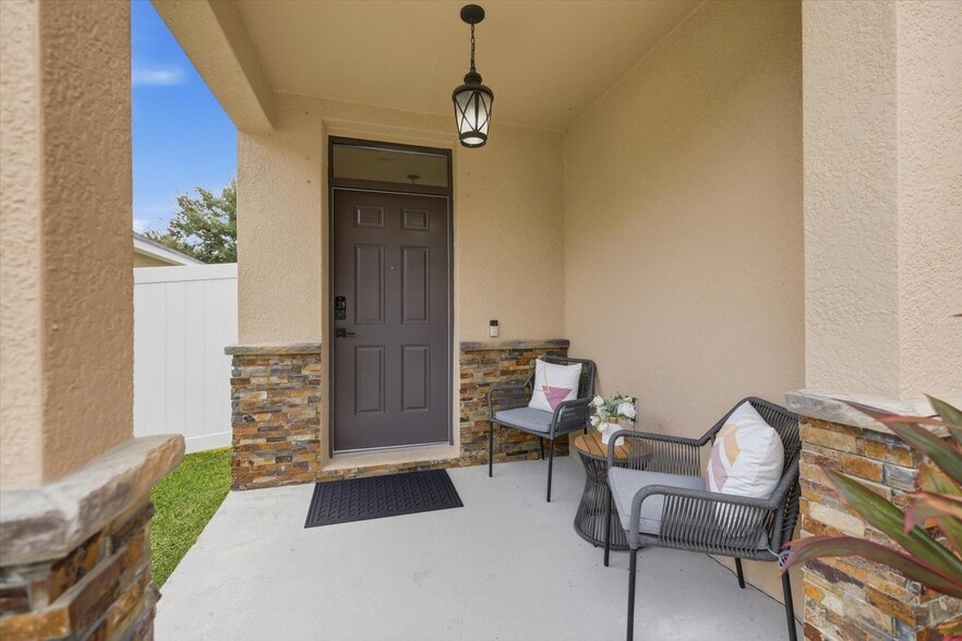 Building Photo - 10519 Whispering Hammock Dr