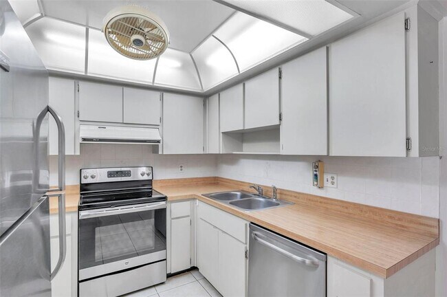 Building Photo - 2291 Shelly Dr