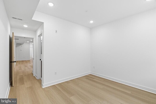 Building Photo - 2223 N 22nd St
