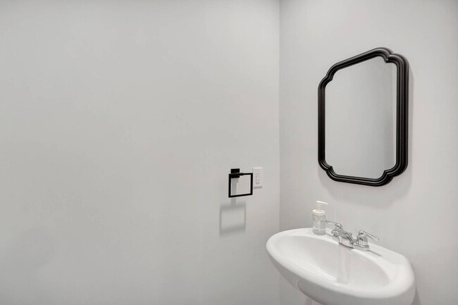 Building Photo - Townes at Merrimack