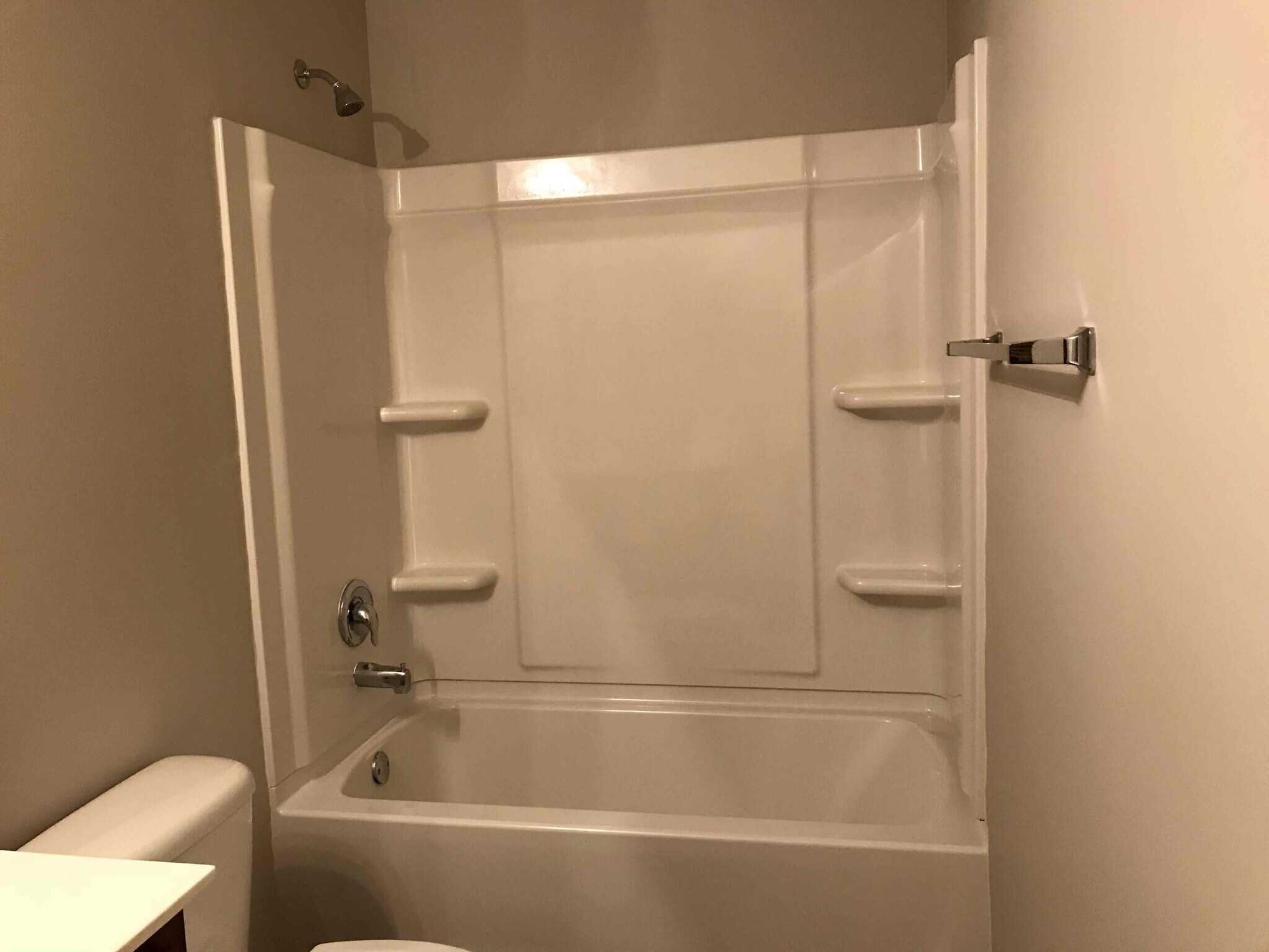 Building Photo - 5069 Bella Ct