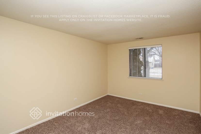 Building Photo - 830 Bloomfield Ln