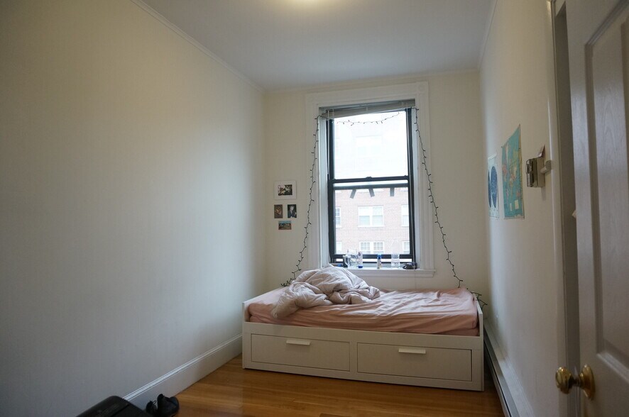 Building Photo - 529 Beacon St