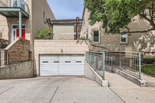 Building Photo - 880 E 16th Ave