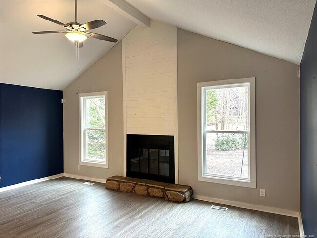 Building Photo - 304 Rangoon Ct