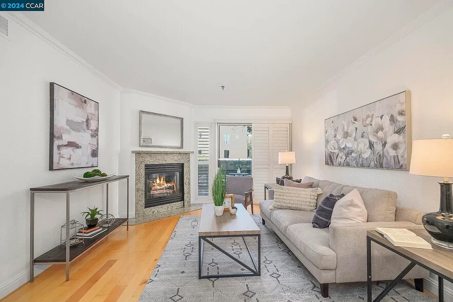 Building Photo - 2530 Oak Rd