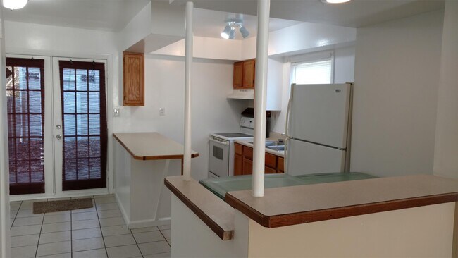 Building Photo - 875 E Little Creek Rd