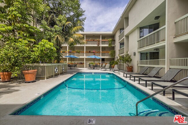 Building Photo - 1230 N Sweetzer Ave