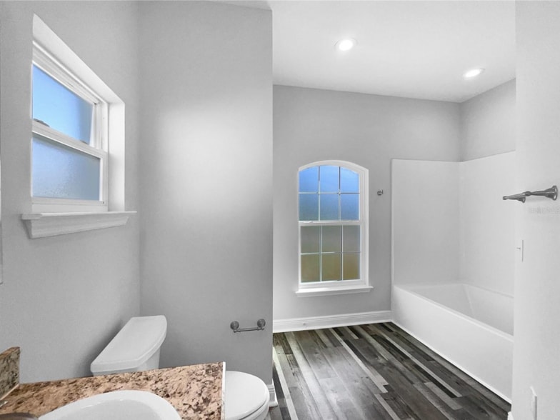 Building Photo - 1045 James Dr