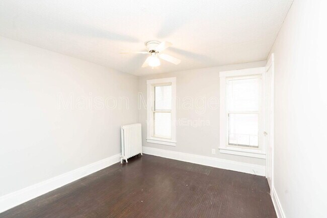 Building Photo - 405 Alexander St