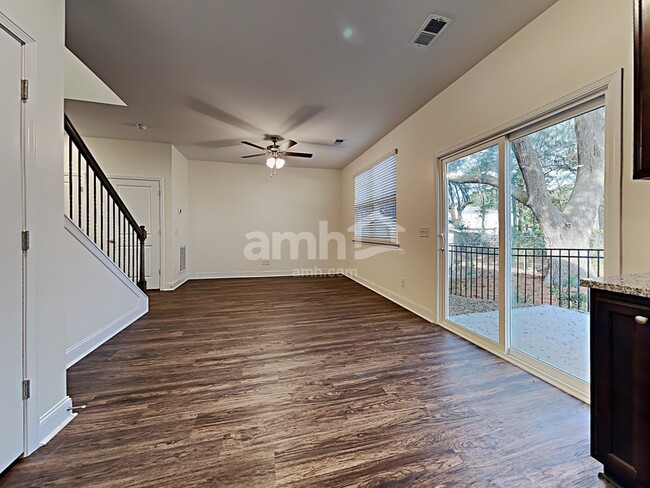 Building Photo - 1809 Produce Ln