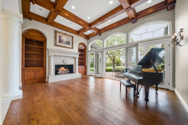 Building Photo - 3243 Calle De Debesa