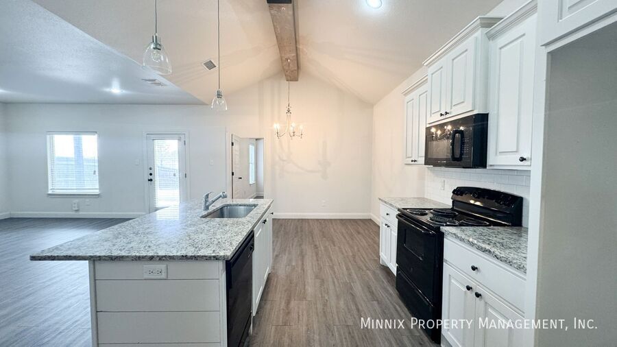 Building Photo - 2009 102nd St