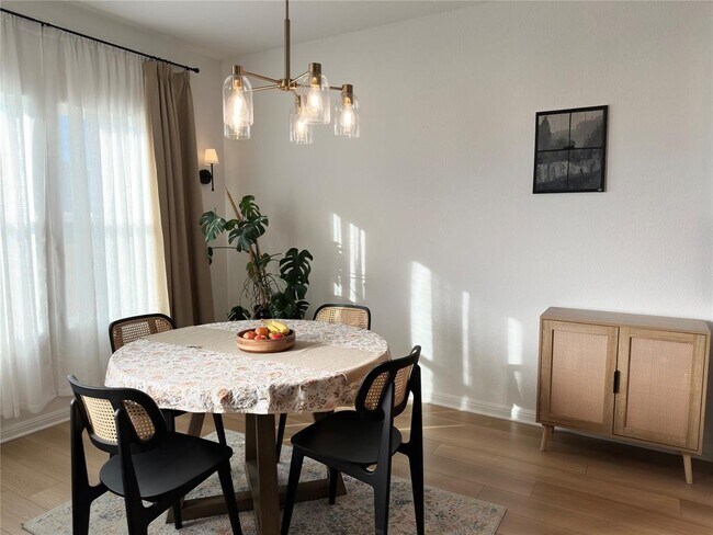 Building Photo - 19320 Forman Dr