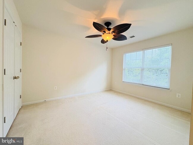 Building Photo - 8268 Linblake Ct