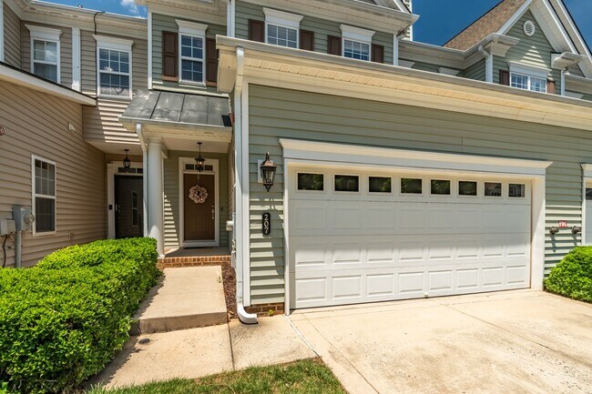 Building Photo - Gorgeous Lake Hogan Farms townhome available NOW!