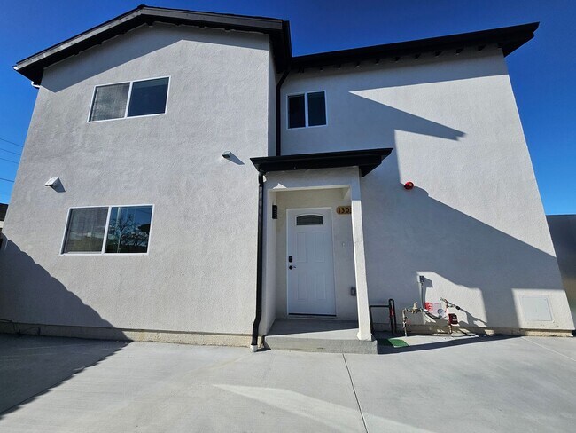 Building Photo - Goleta Properties