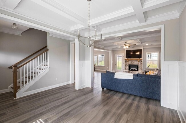 Building Photo - 3580 Hilltop Trl