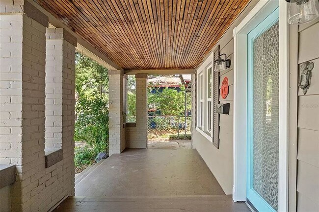 Building Photo - Heights updated bungalow - price reduced!