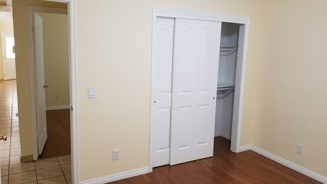 Building Photo - 3056 Festival Dr W