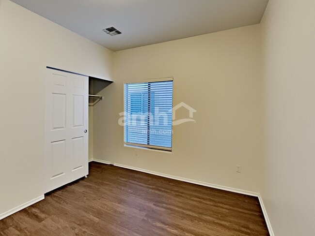 Building Photo - 298 E Calle Puente Lindo