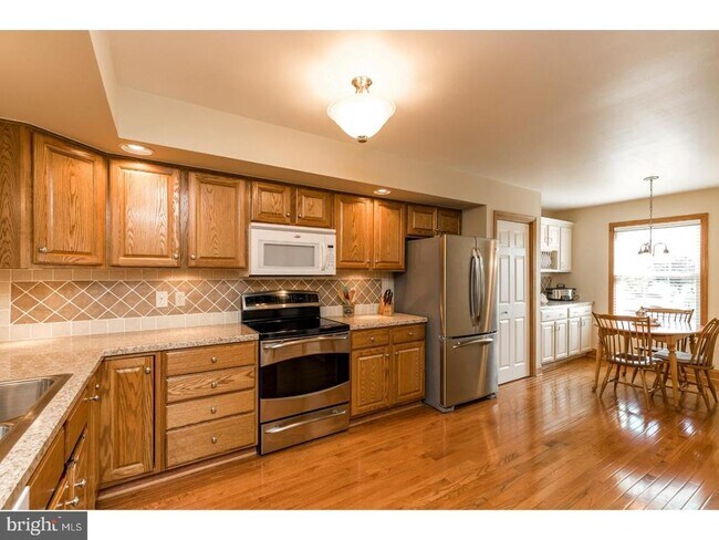 Building Photo - 202 Nelis Ct