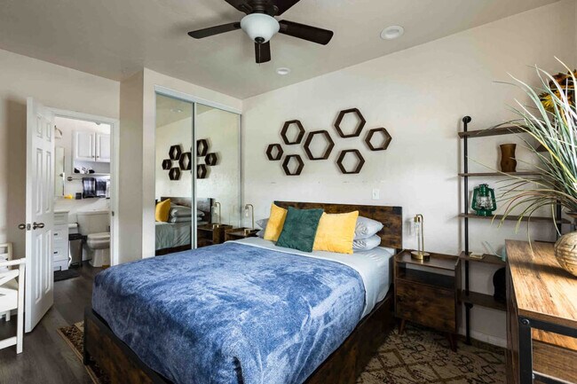 Building Photo - 910 S Lincoln Ave