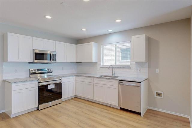 Building Photo - 8824 Cross Oak Ranch Blvd