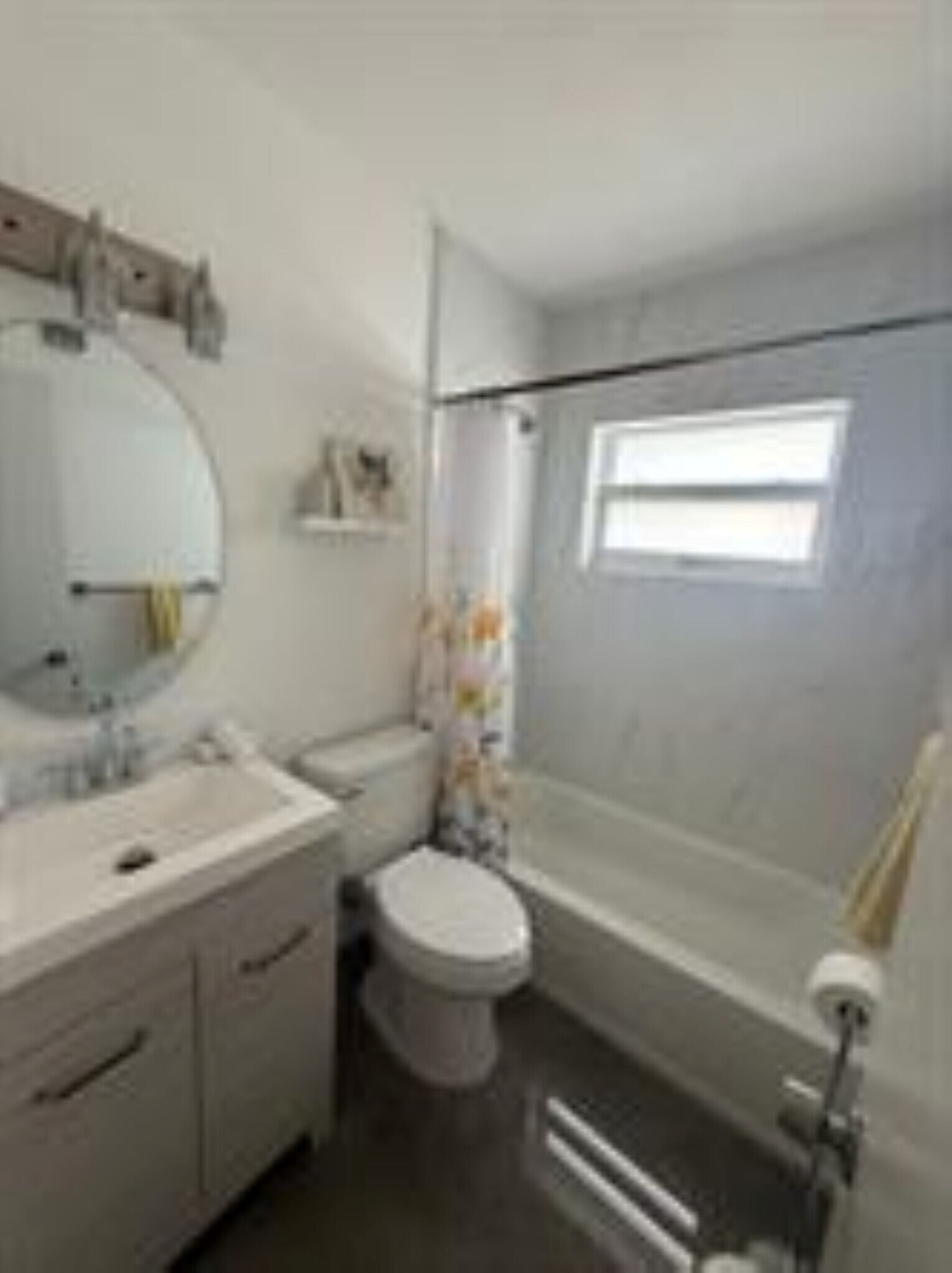 Building Photo - 541 NE 58th Ct