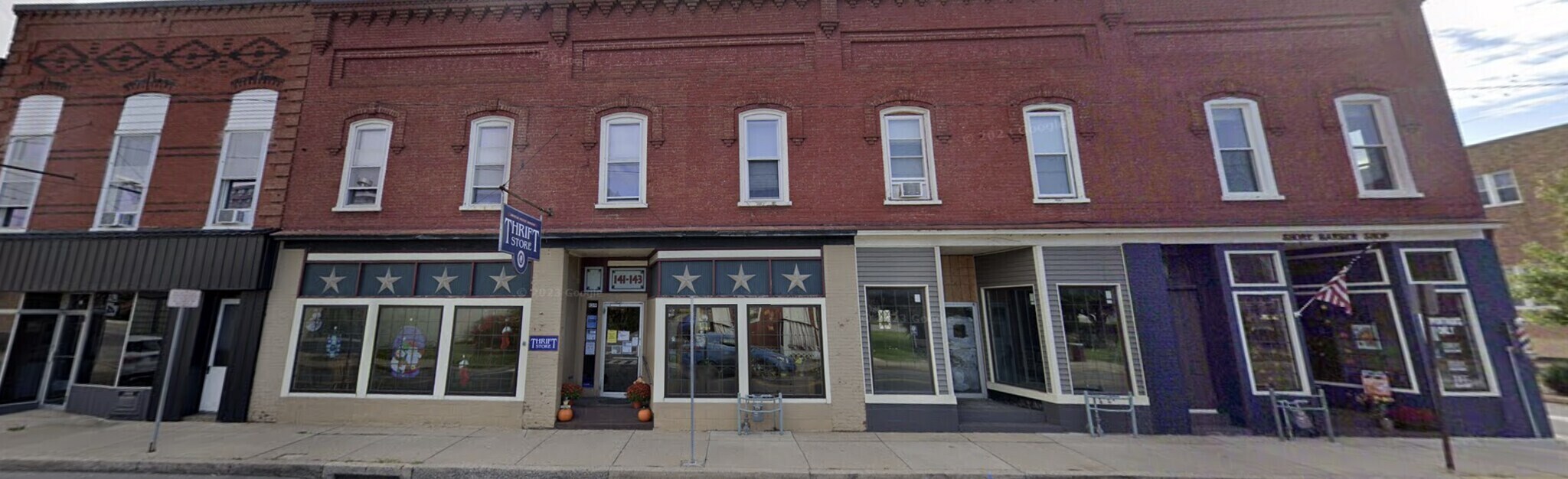 Building Photo - 147 S Main St