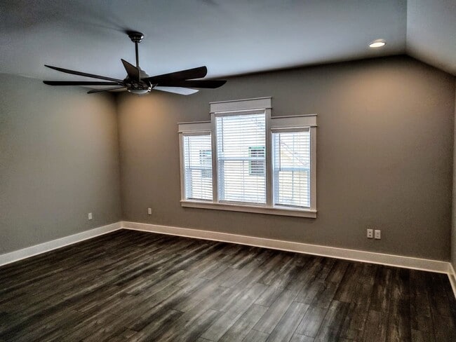 Building Photo - Great Carriage House in Southwood