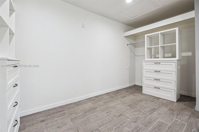 Building Photo - 132 Golf Aire Blvd