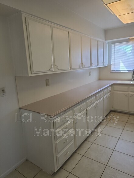 Building Photo - 26201 Fountain Bleu Dr