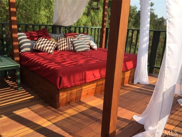 Building Photo - 456 S Skyline Dr