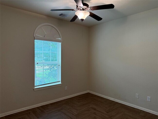 Building Photo - 9419 Hawks Harbor Ct