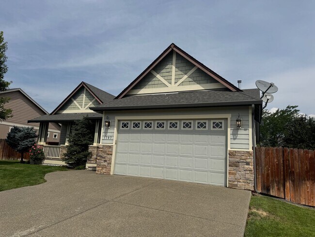 Building Photo - 1707 Ashford Way