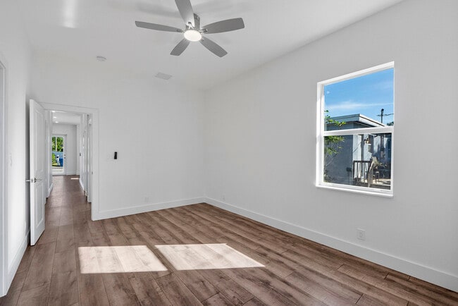 Building Photo - 1573 W 16th St