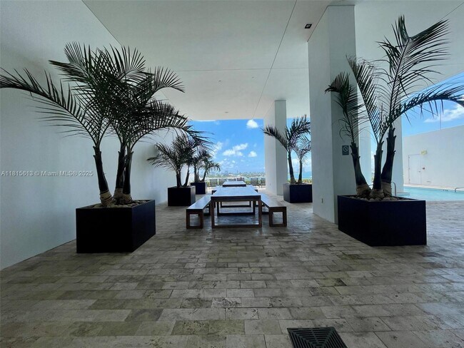 Building Photo - 1040 Biscayne Blvd